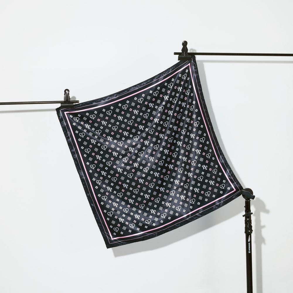 スカーフ -MONOGRAM-（BLACK） – YGEX OFFICIAL SHOP