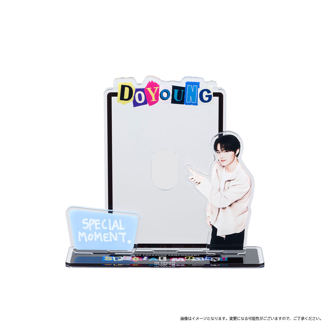 トレーディングカード スタンド（DOYOUNG）