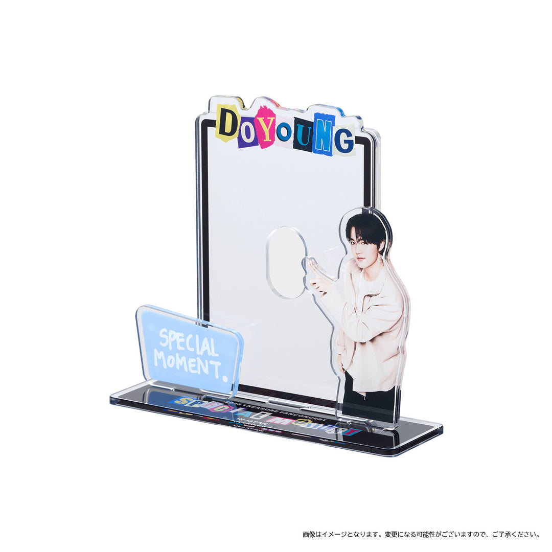 トレーディングカード スタンド（DOYOUNG）