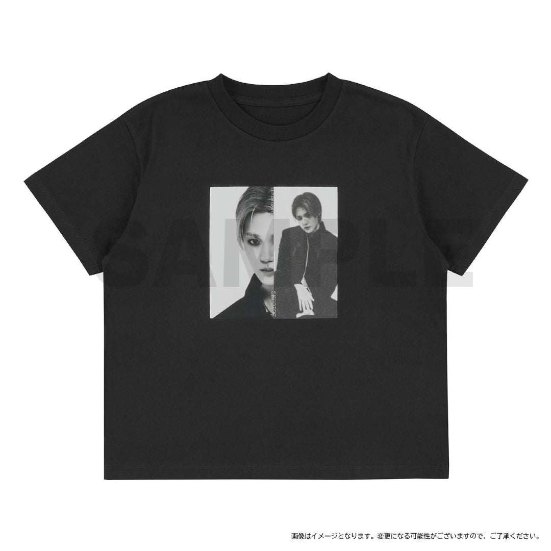 [THE STAGE]PHOTO Tシャツ（DOYOUNG・BLACK/MINI）